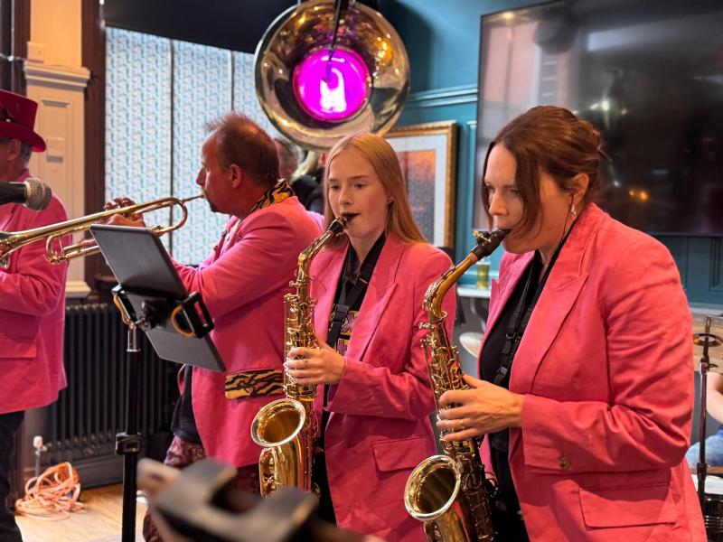Sax Pistols


